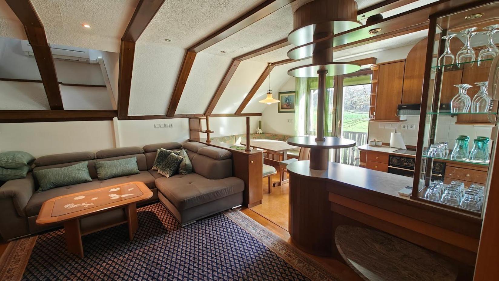 Guesthouse Pri Zalogarju Zelezniki Exteriör bild