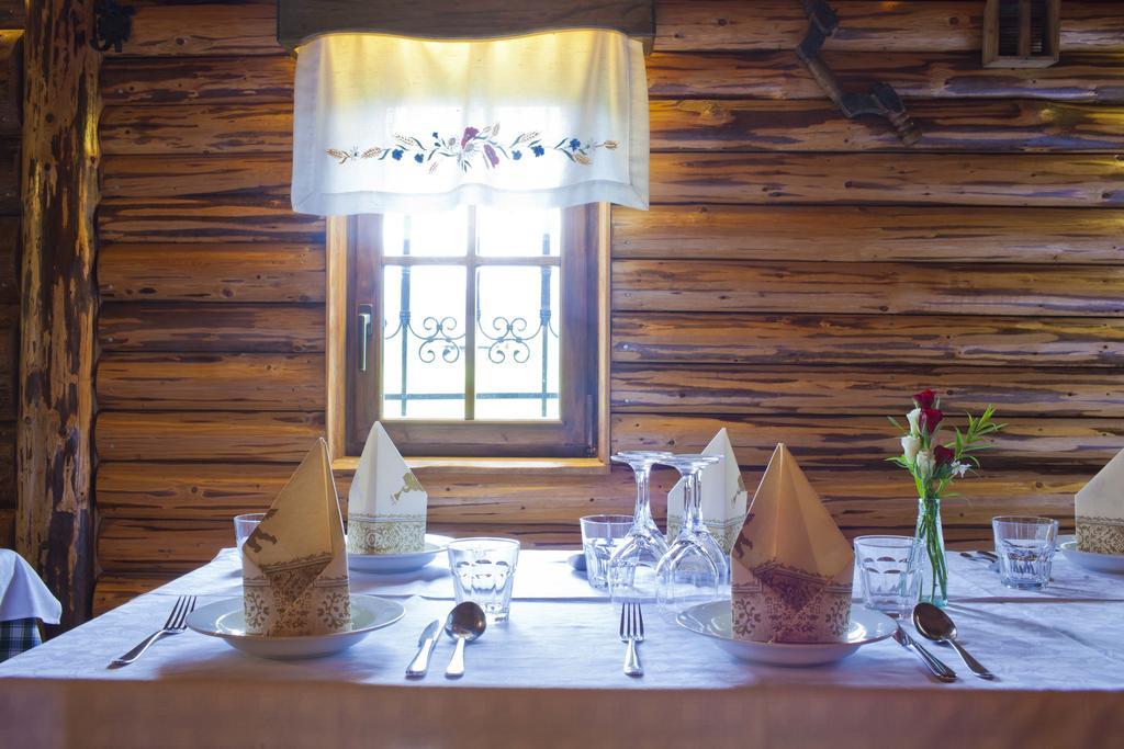 Guesthouse Pri Zalogarju Zelezniki Exteriör bild