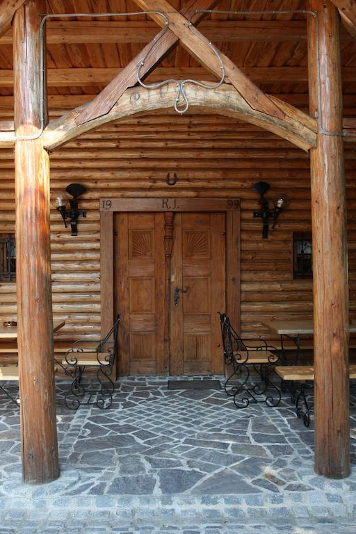 Guesthouse Pri Zalogarju Zelezniki Exteriör bild